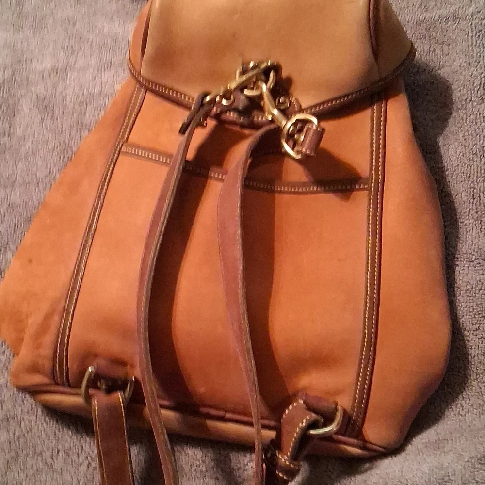 Rare Vintage Dooney And Bourke Suede Tan Leather Backpack Like New - Picture 15 of 16